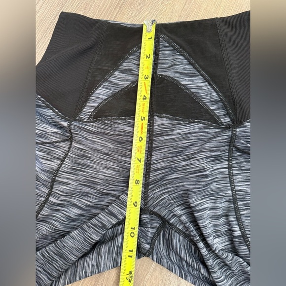 Lululemon Leggings Size 4 - Picture 6 of 11
